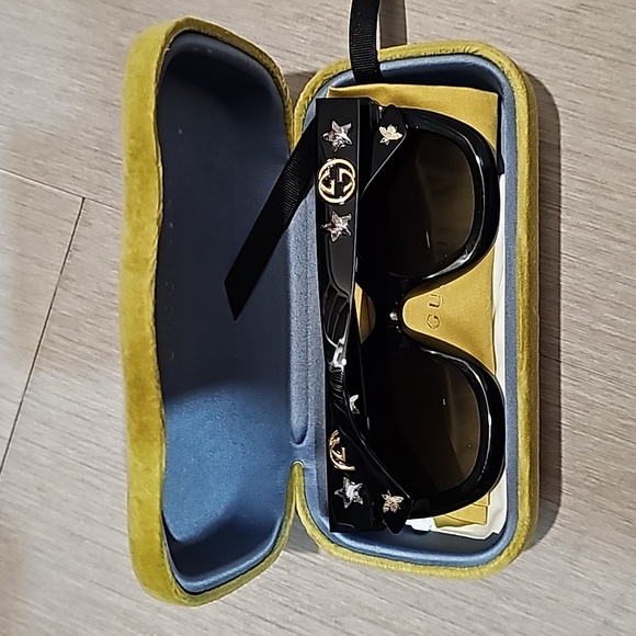 NEW Gucci Sunglasses - Picture 4 of 6